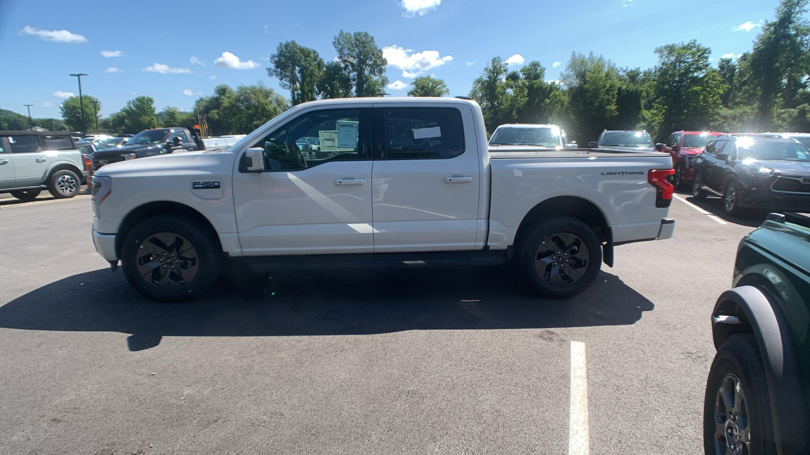 2024 Ford F-150 Lightning LARIAT 6