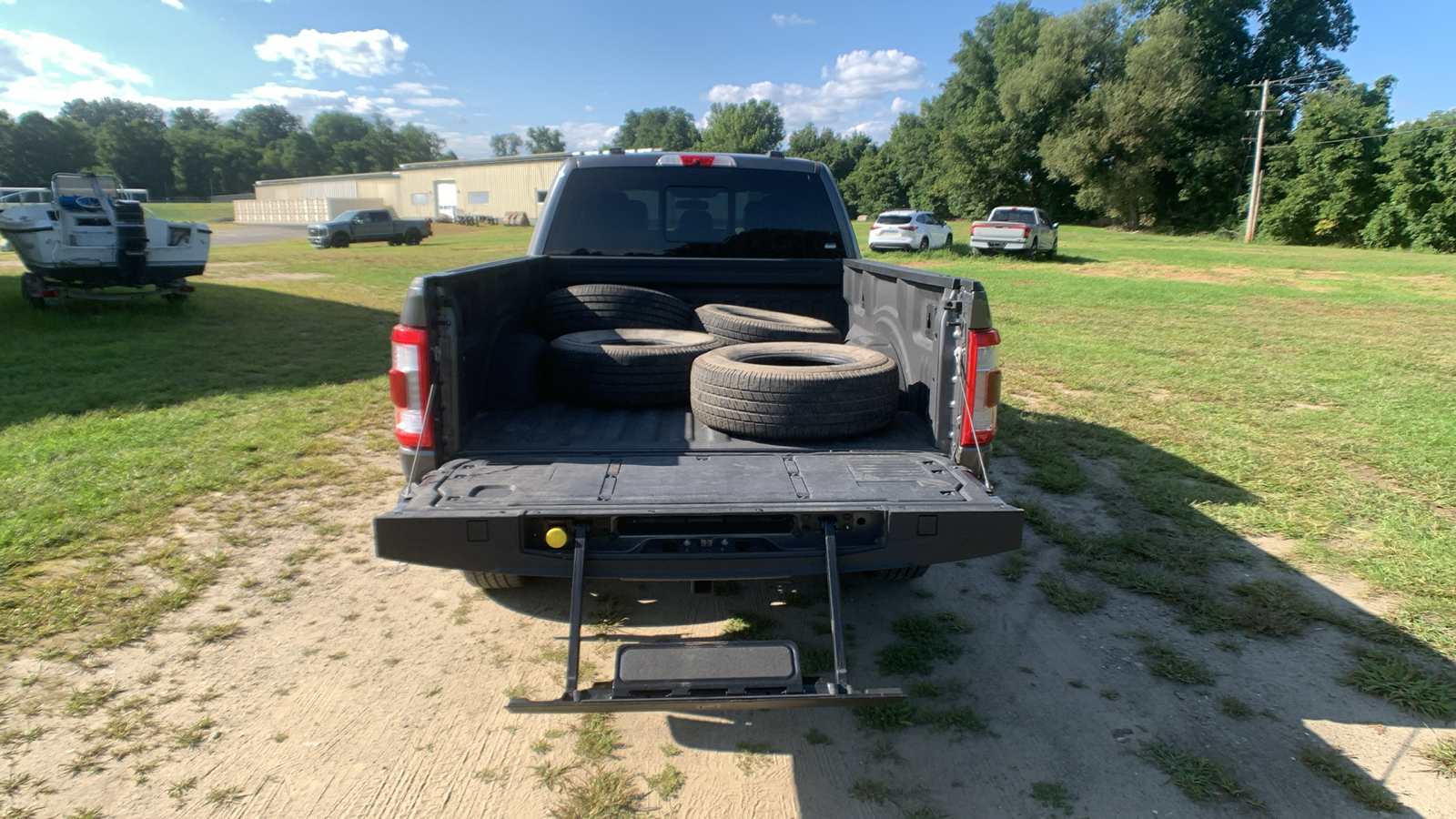 2022 Ford F-150 LARIAT 16