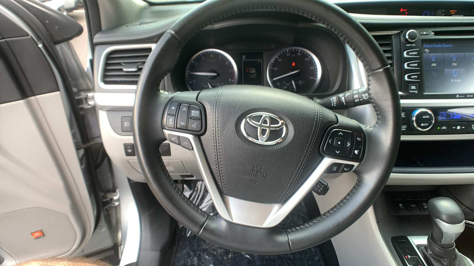 2018 Toyota Highlander Limited 24