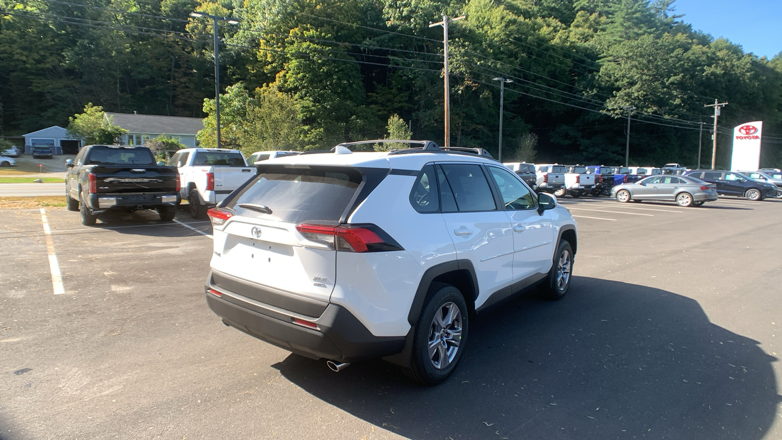 2024 Toyota RAV4 XLE 3