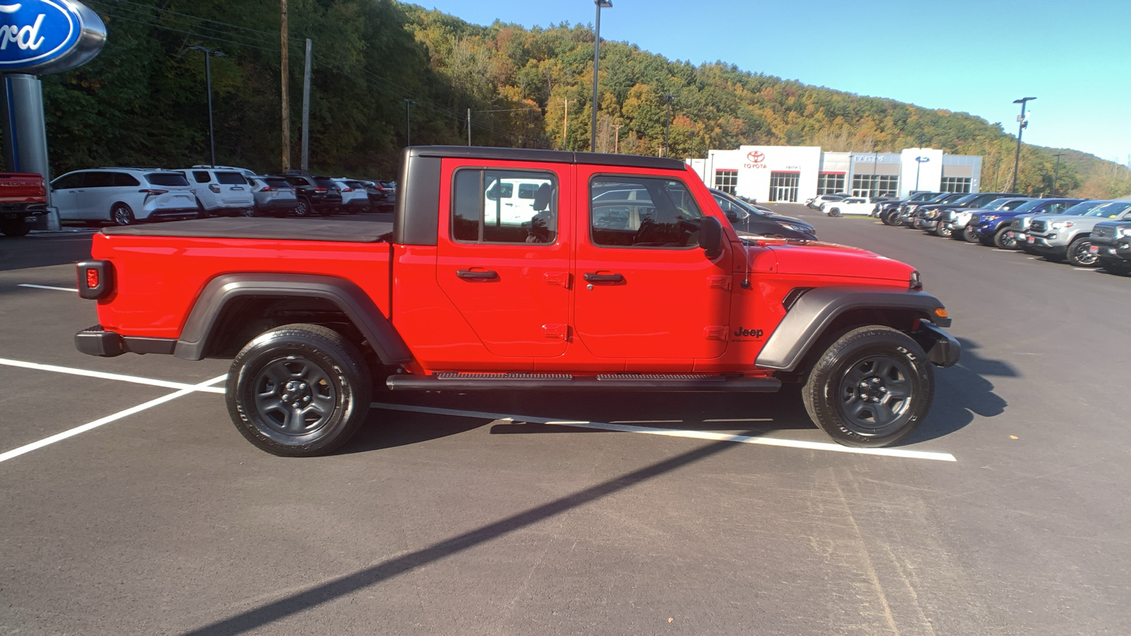 2023 Jeep Gladiator Sport 2