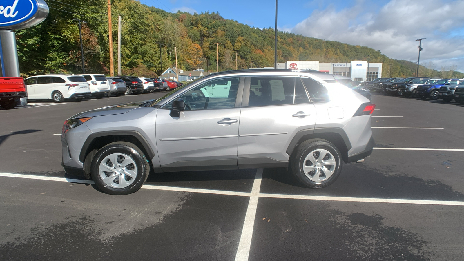 2021 Toyota RAV4 LE 8