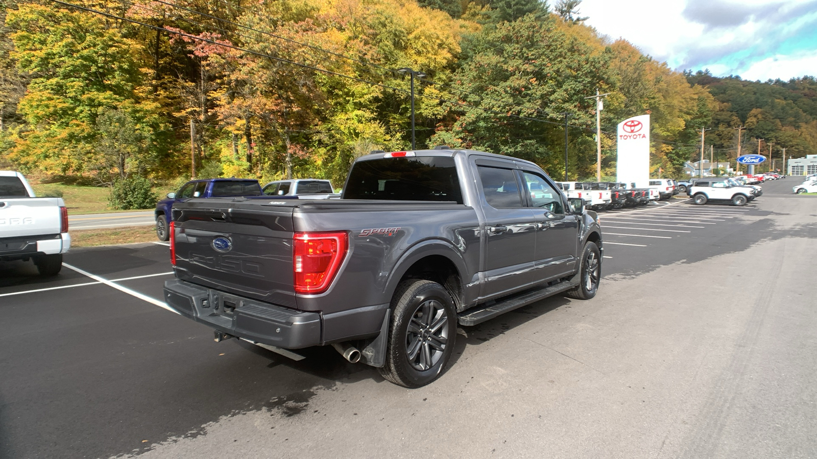 2023 Ford F-150 XLT 3