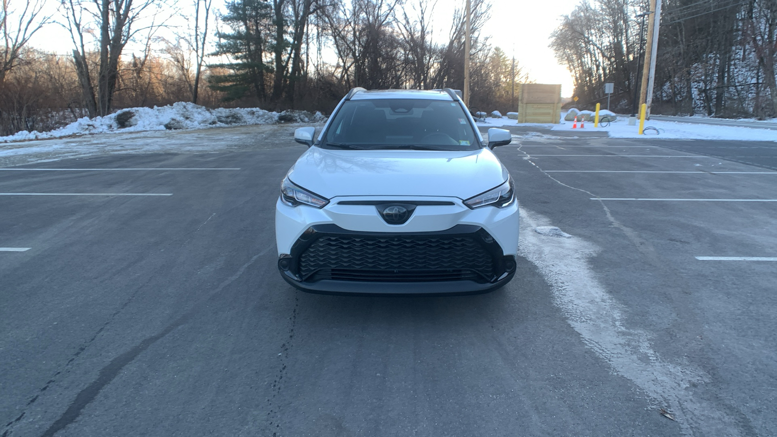 2024 Toyota Corolla Cross Hybrid SE 8