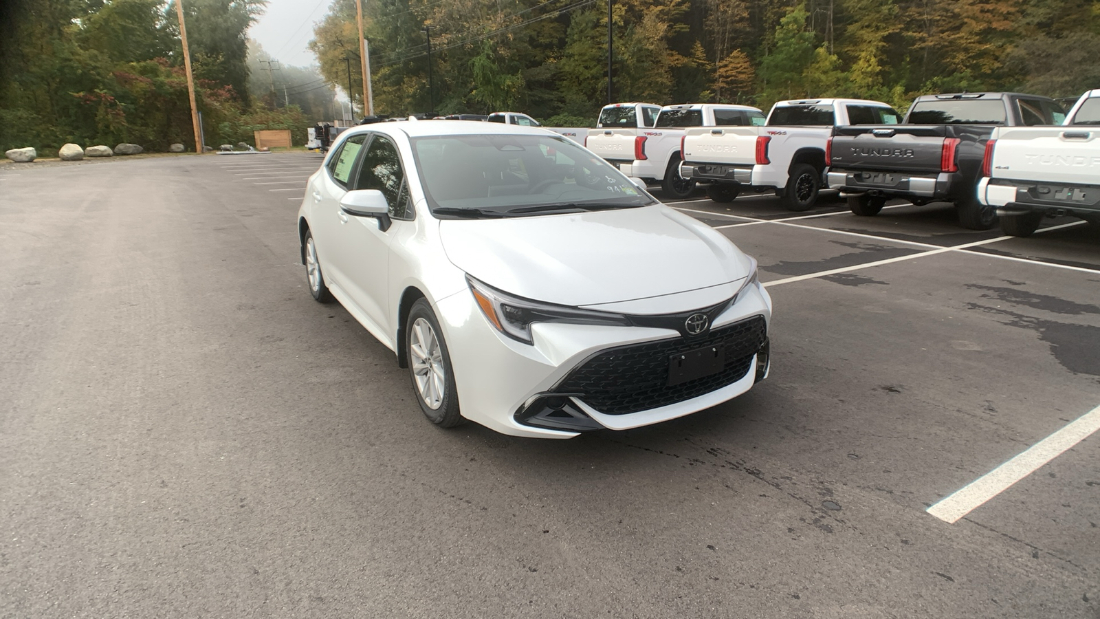 2025 Toyota Corolla Hatchback SE 1