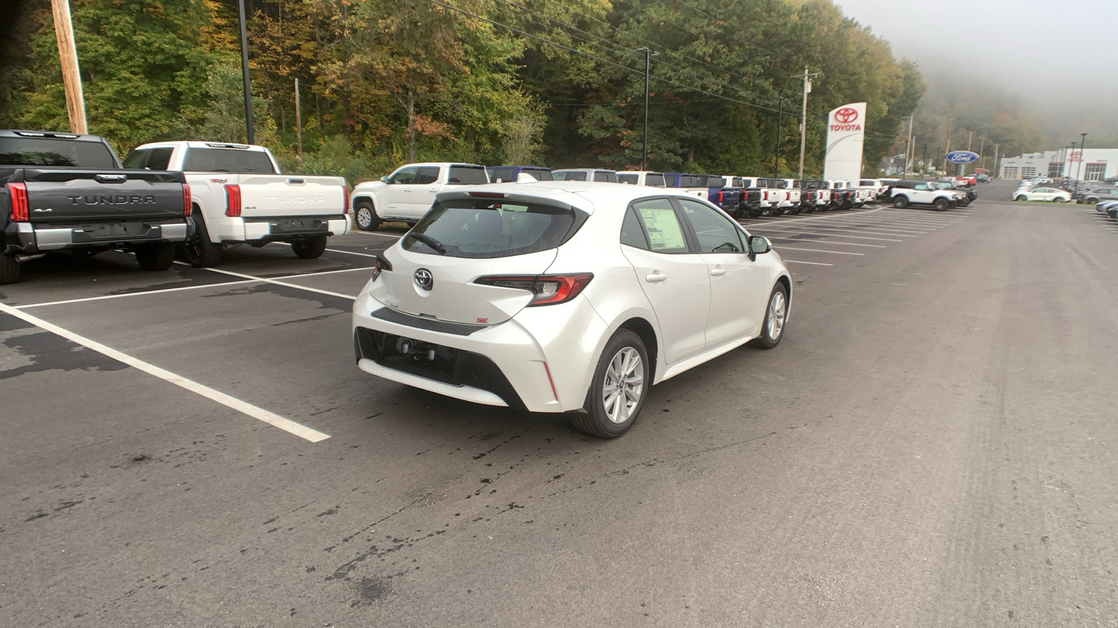 2025 Toyota Corolla Hatchback SE 3