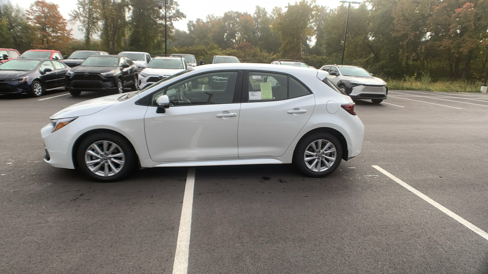 2025 Toyota Corolla Hatchback SE 6