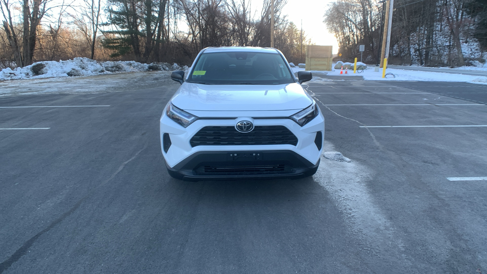 2025 Toyota RAV4 LE 8