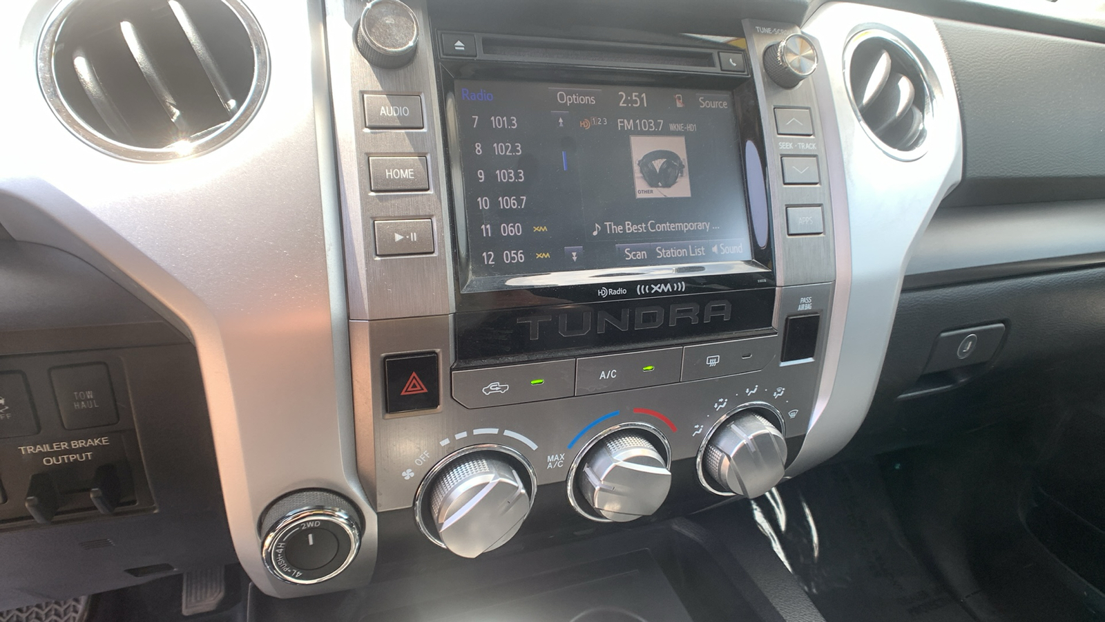2019 Toyota Tundra 4WD SR5 25