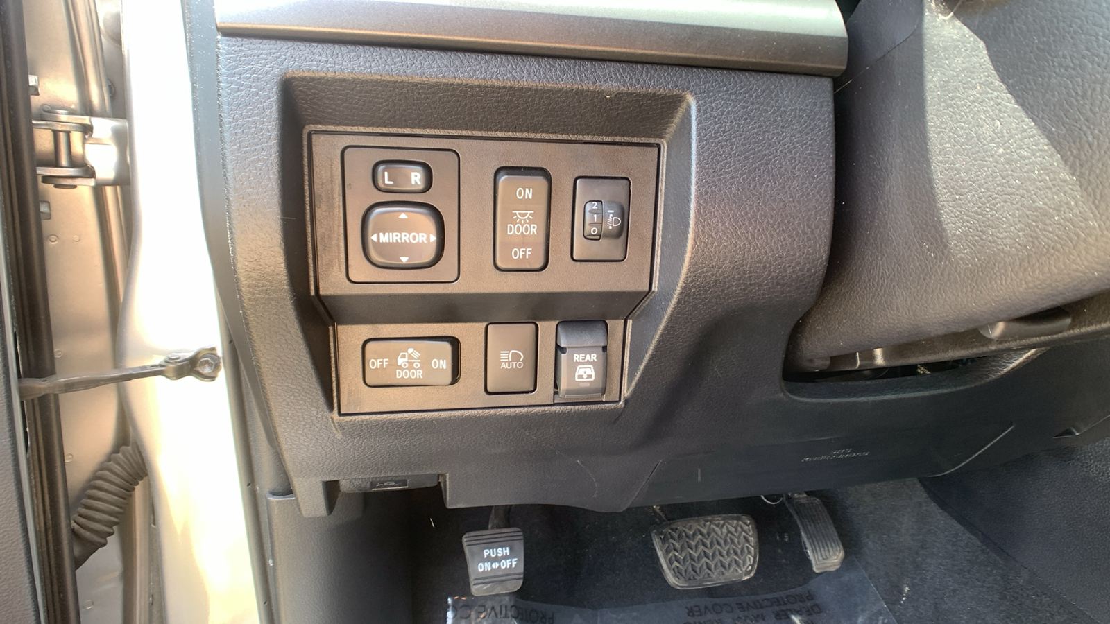 2019 Toyota Tundra 4WD SR5 28