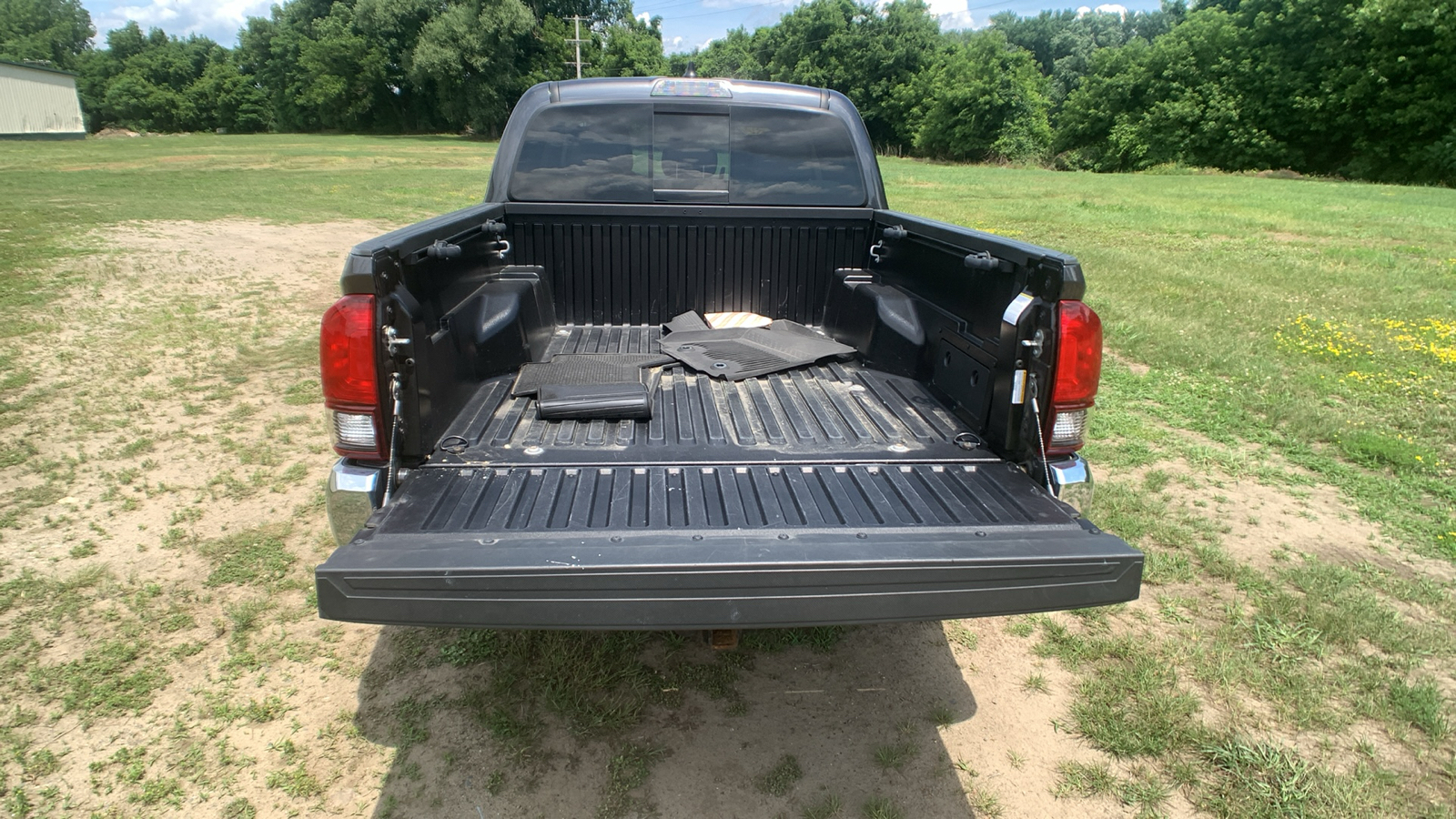 2021 Toyota Tacoma 4WD SR5 15