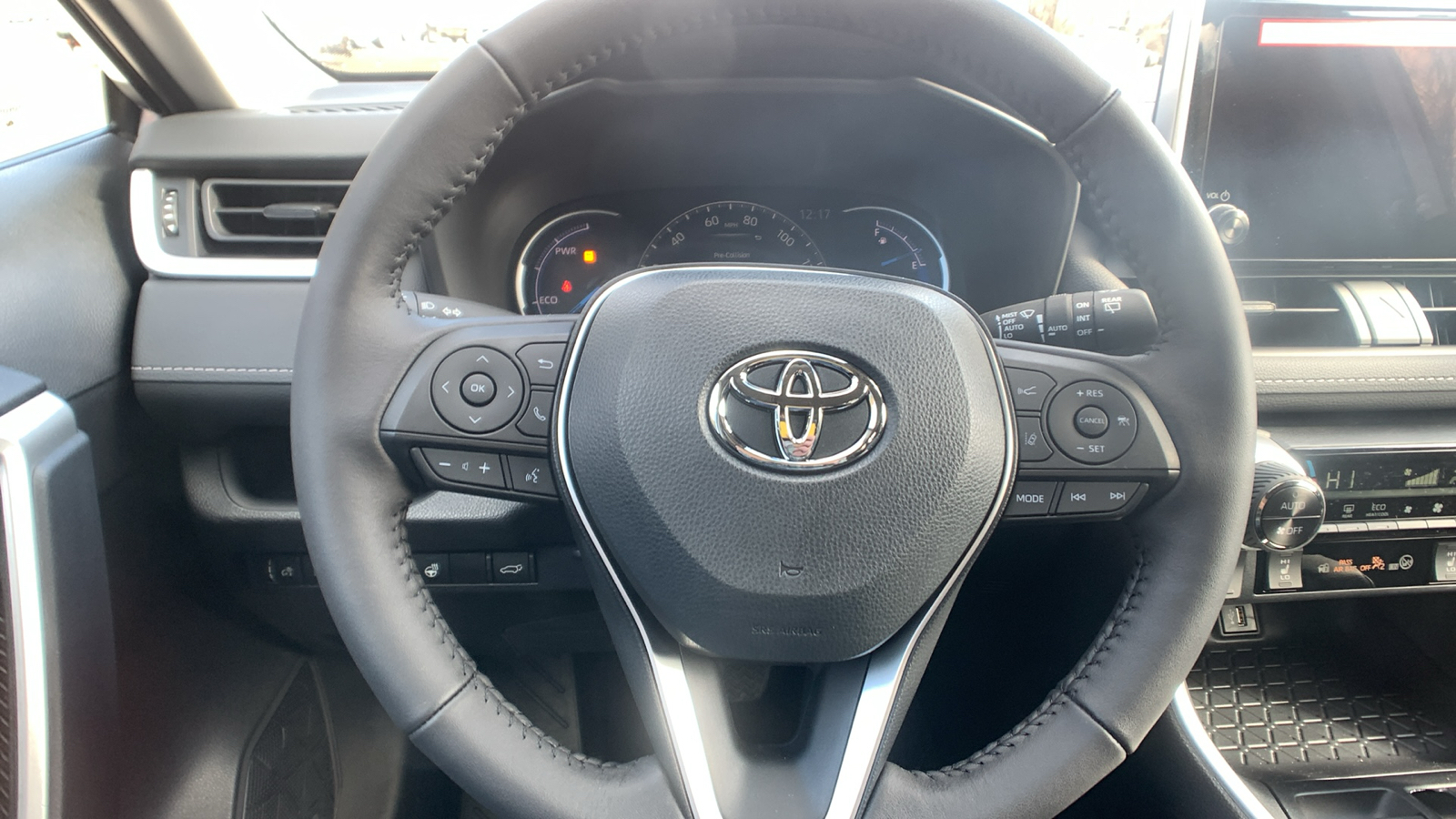 2024 Toyota RAV4 Hybrid XLE 23