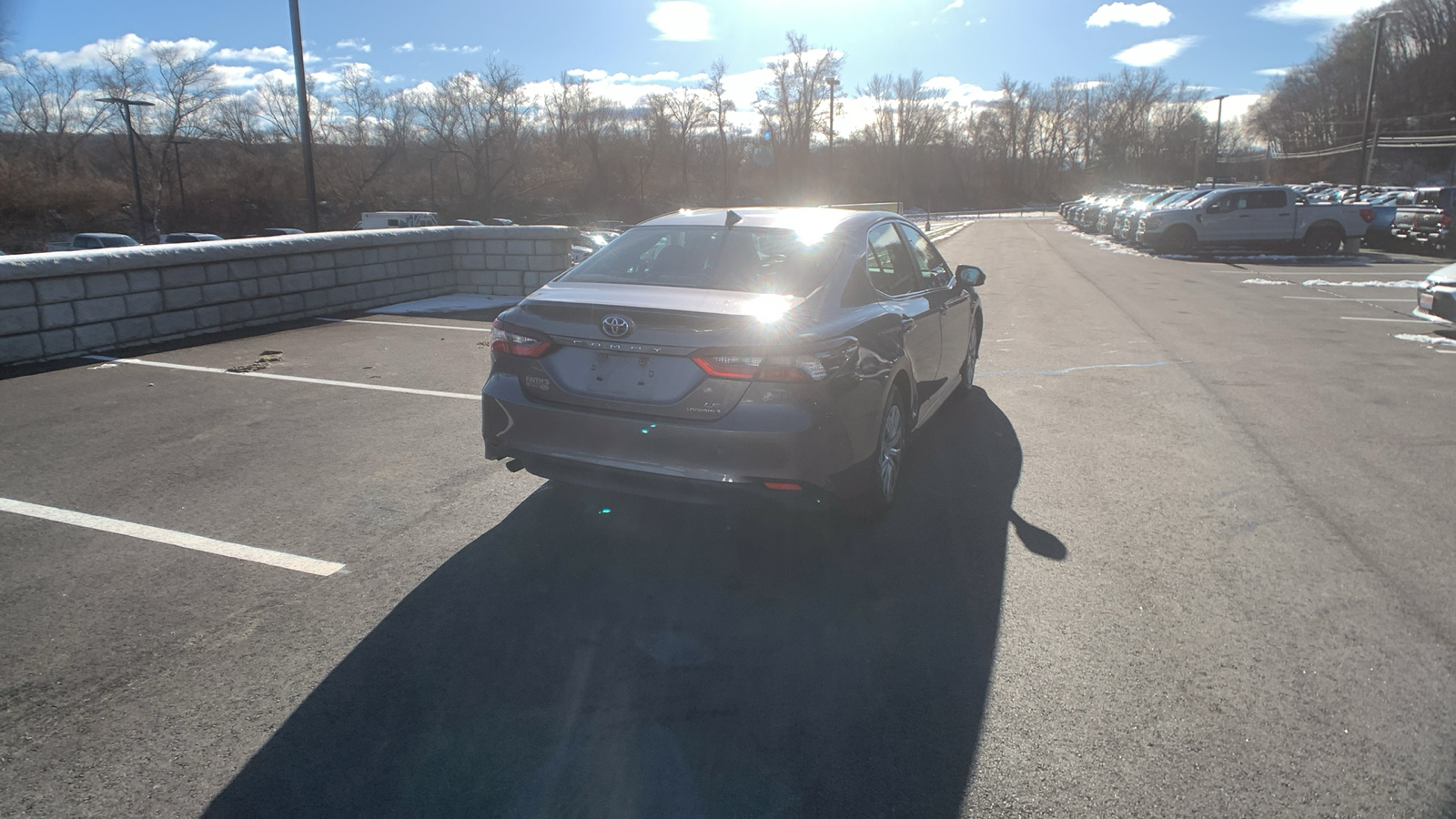 2021 Toyota Camry Hybrid LE 3