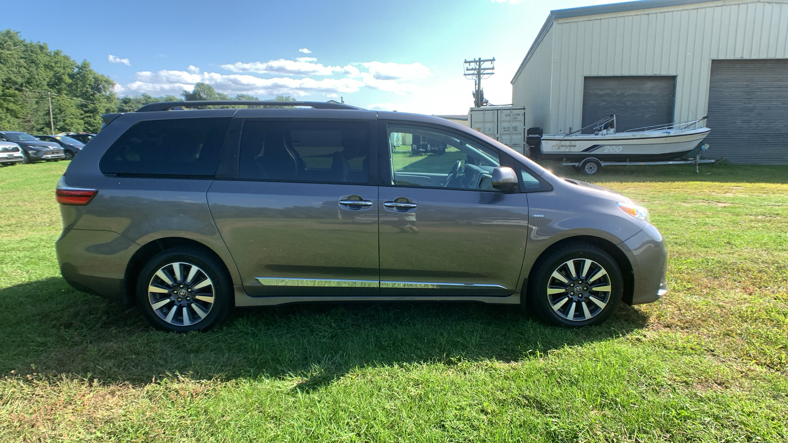 2020 Toyota Sienna XLE 2