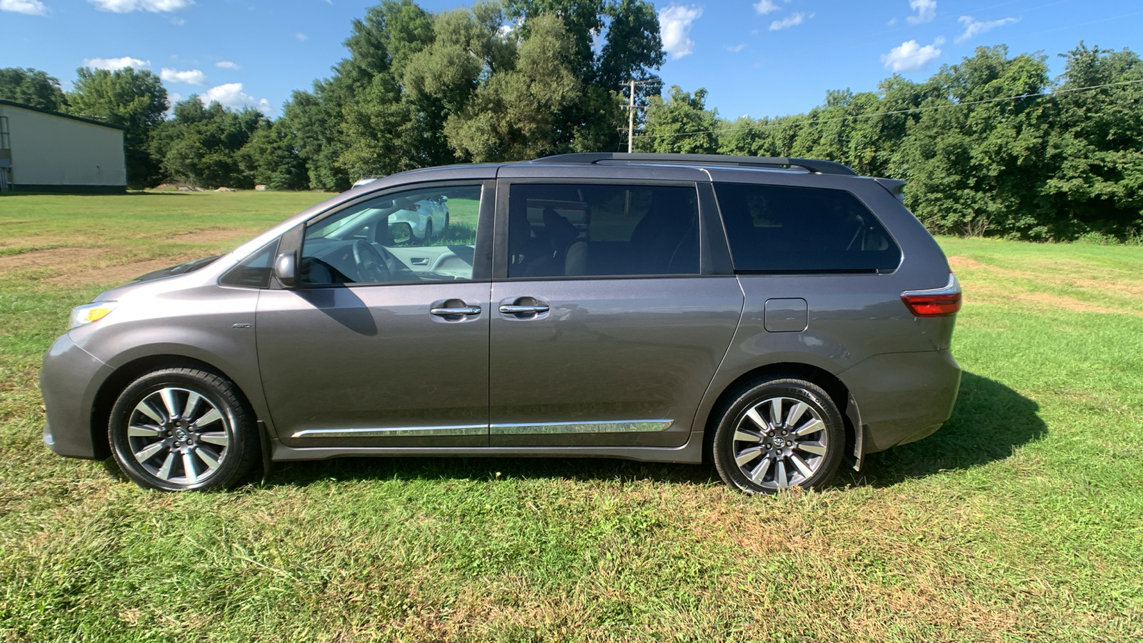 2020 Toyota Sienna XLE 6