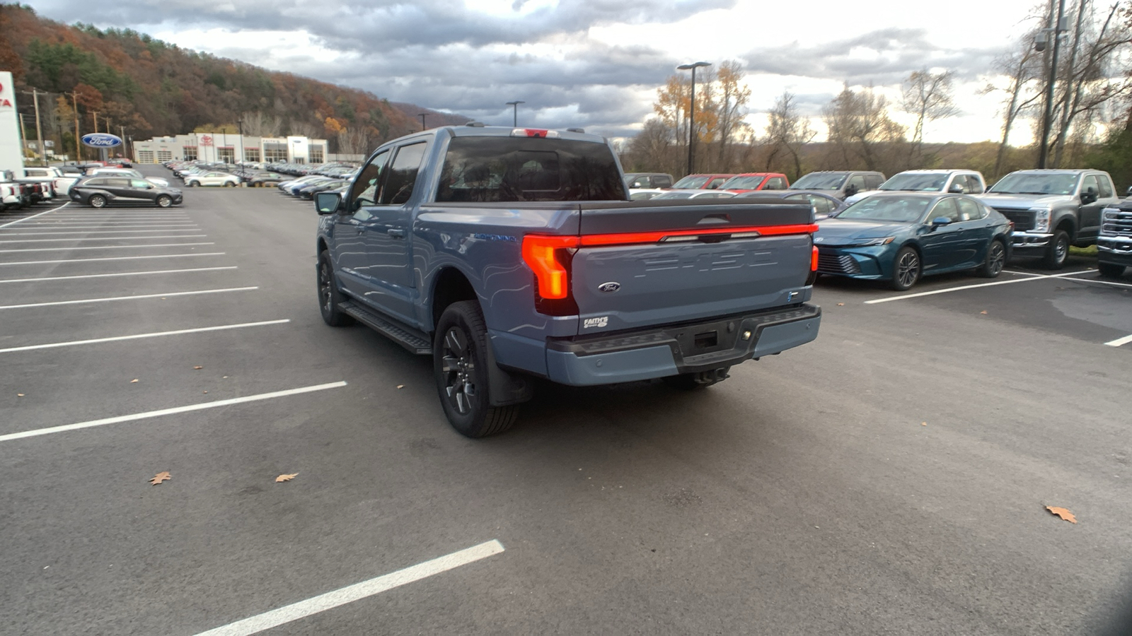 2023 Ford F-150 Lightning LARIAT 5