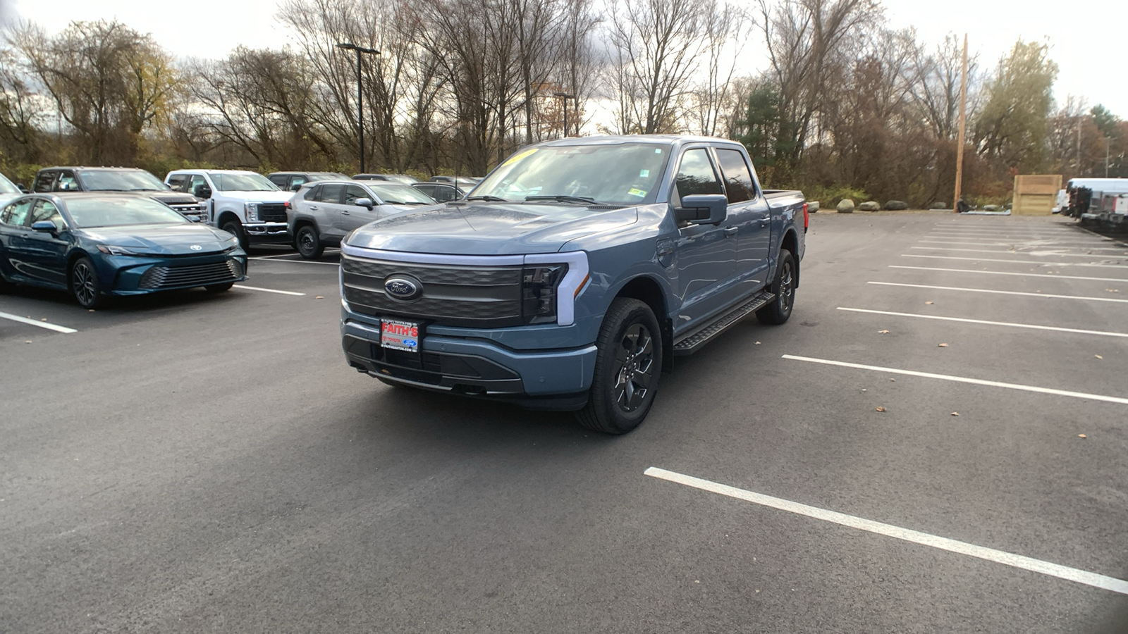 2023 Ford F-150 Lightning LARIAT 7