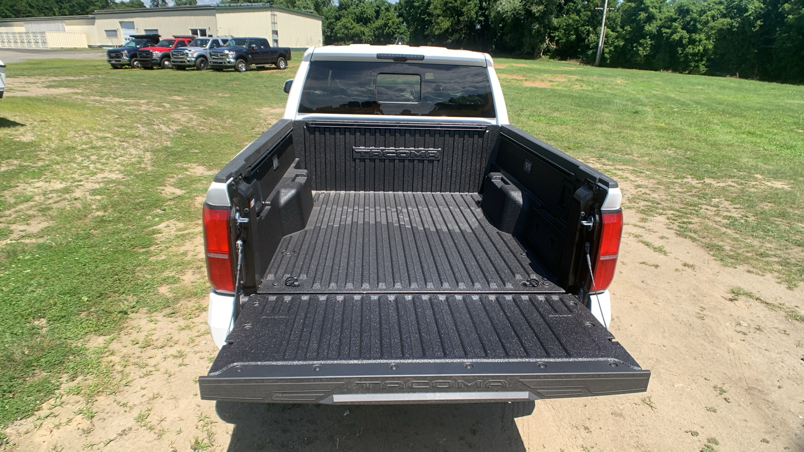 2024 Toyota Tacoma 4WD TRD Off Road 17