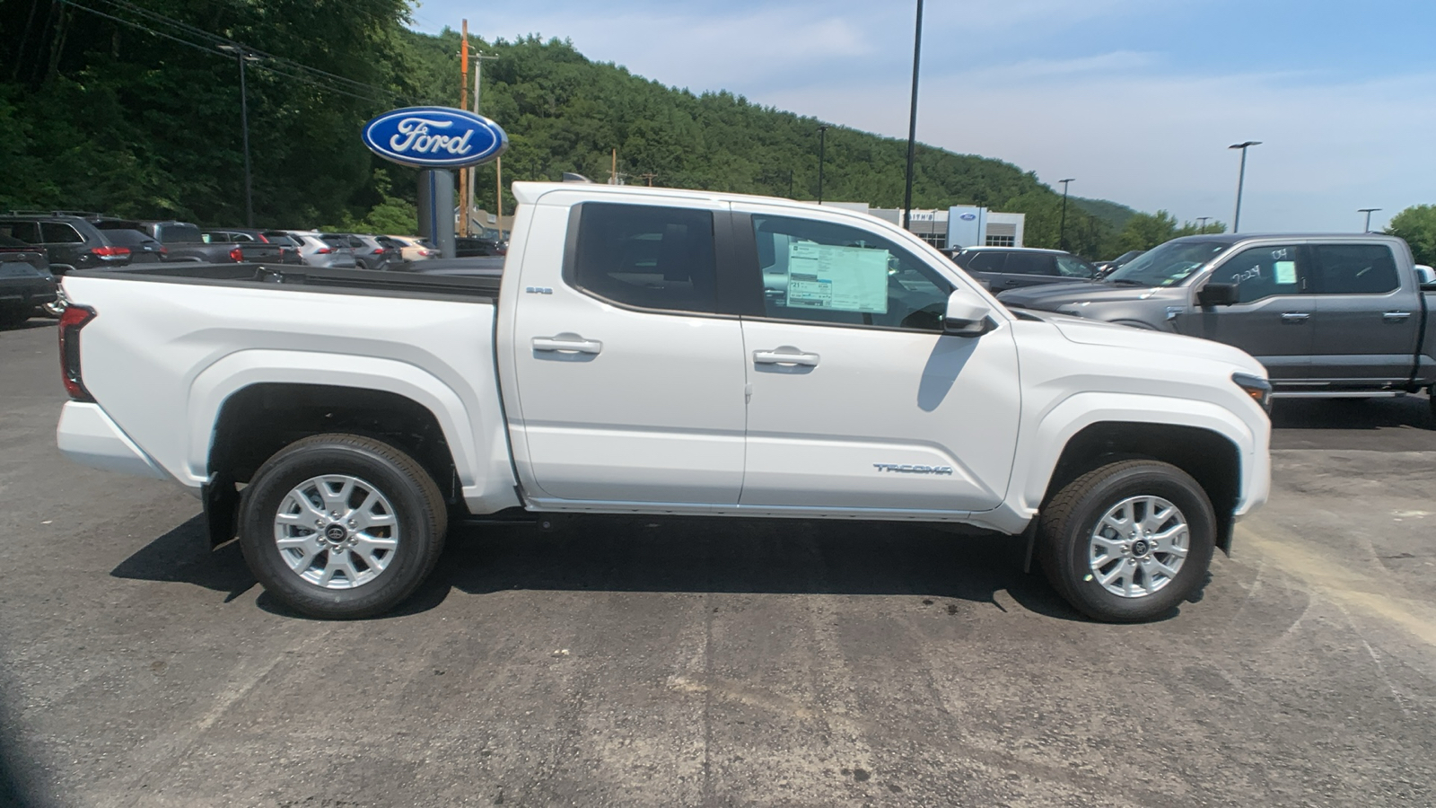 2024 Toyota Tacoma 4WD SR5 2