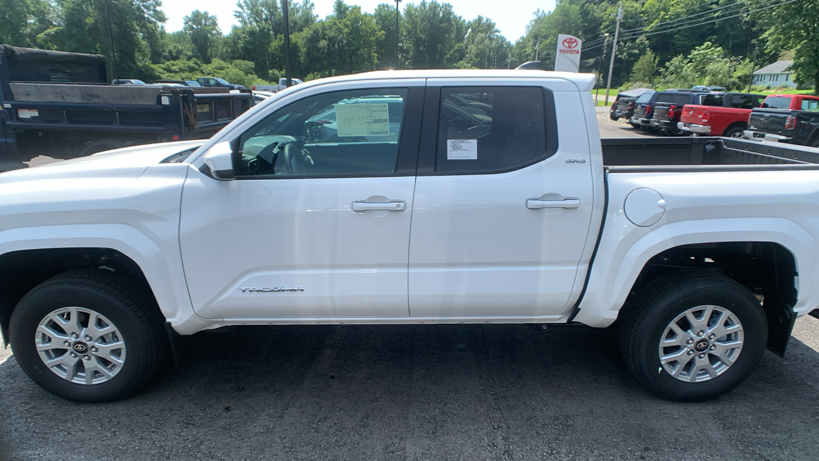 2024 Toyota Tacoma 4WD SR5 6