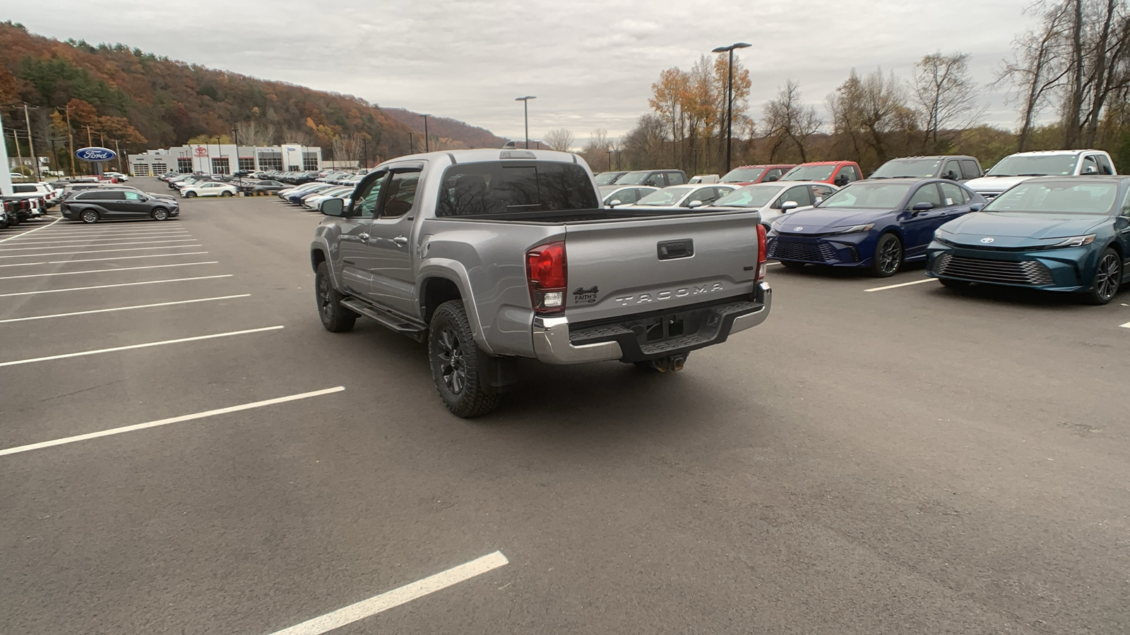 2022 Toyota Tacoma 4WD SR5 5