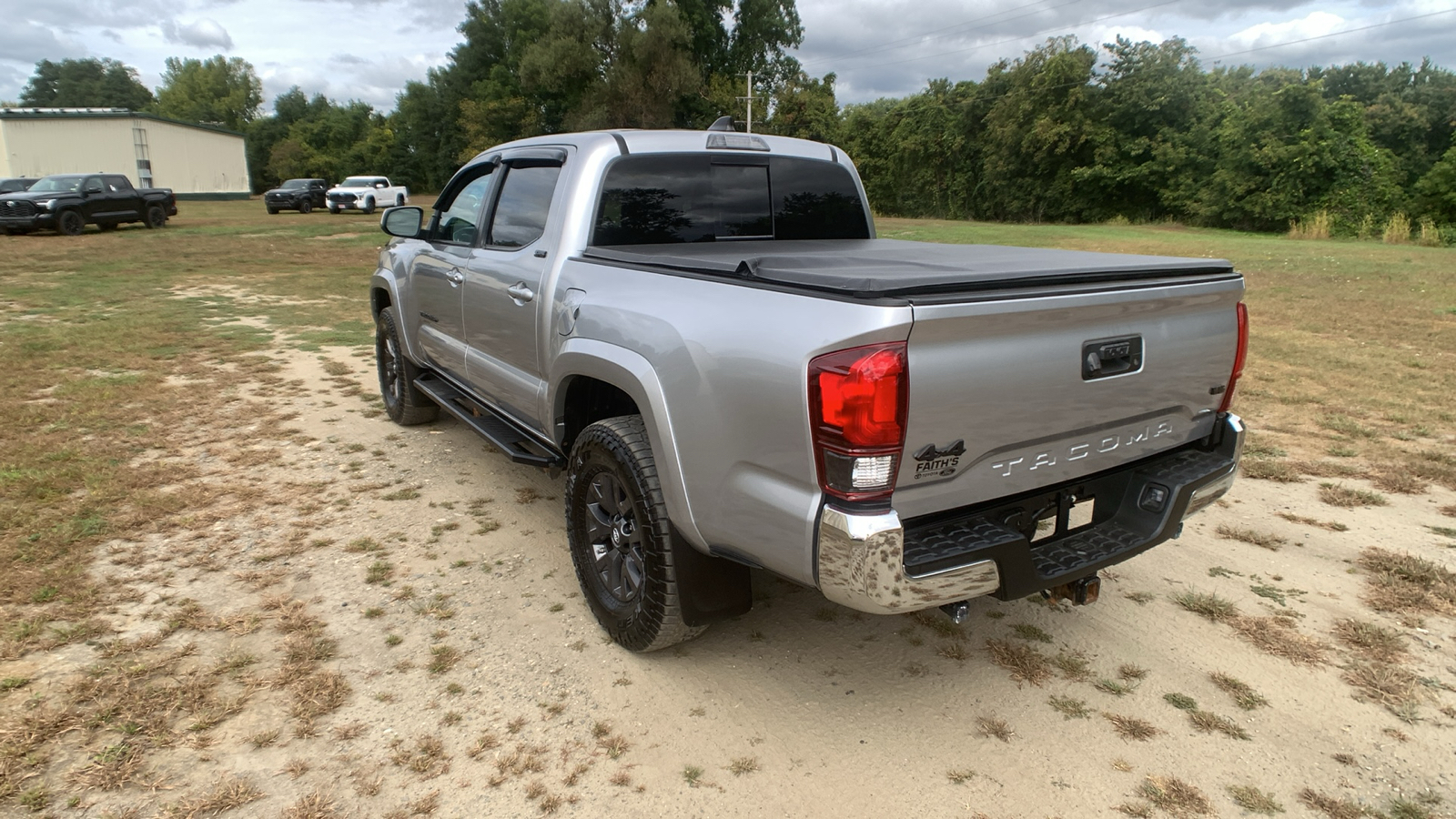 2022 Toyota Tacoma 4WD SR5 6