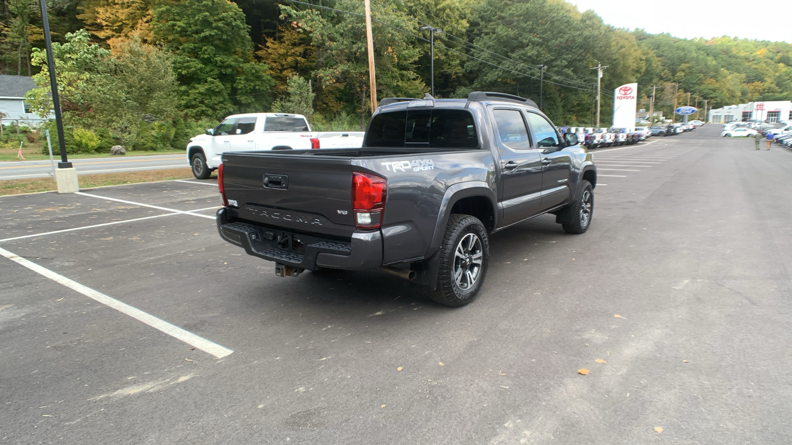 2018 Toyota Tacoma TRD Sport 3