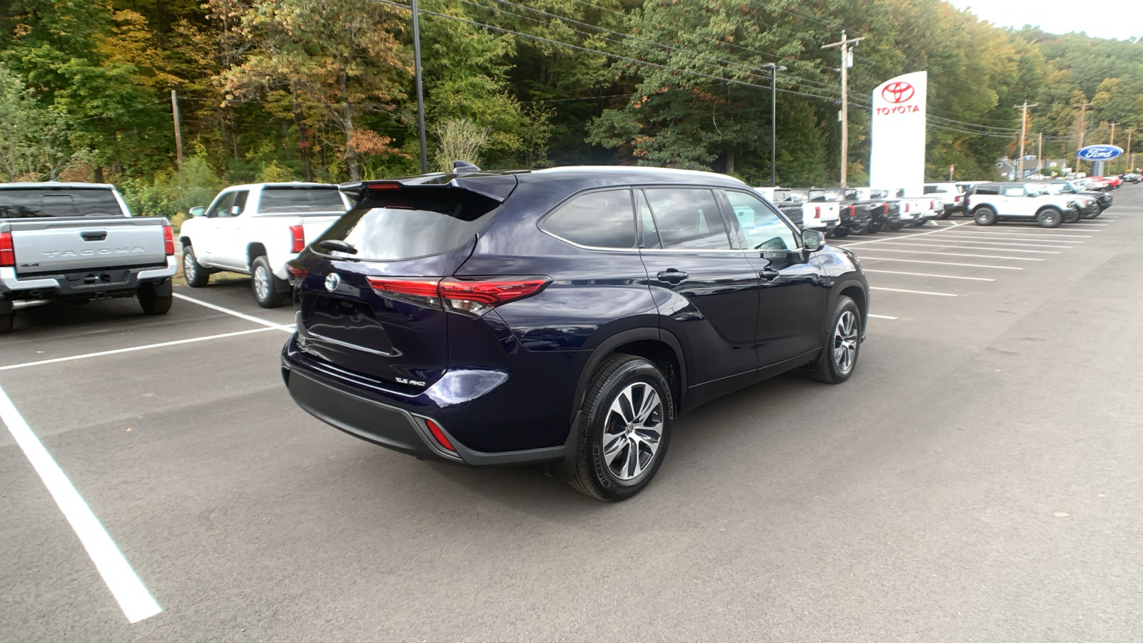 2021 Toyota Highlander XLE 3