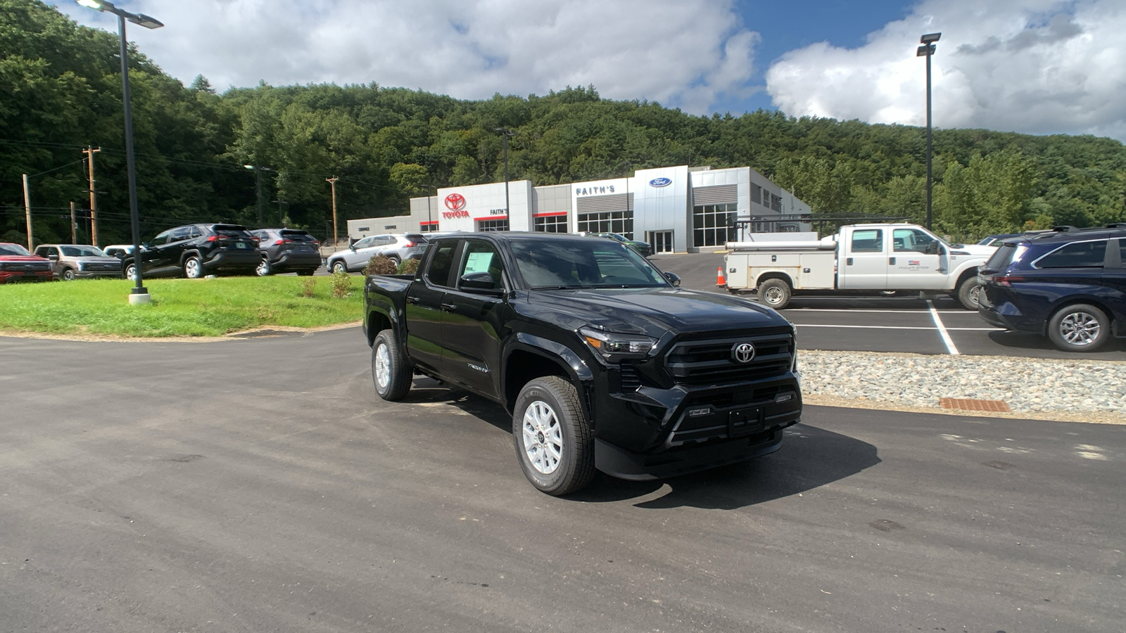 2024 Toyota Tacoma 4WD SR5 1