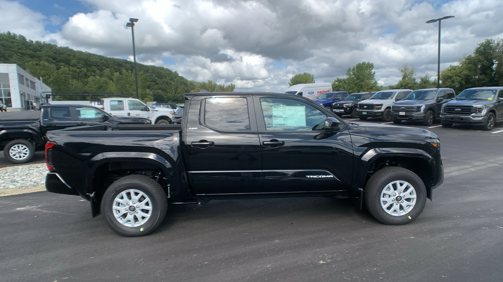 2024 Toyota Tacoma 4WD SR5 2