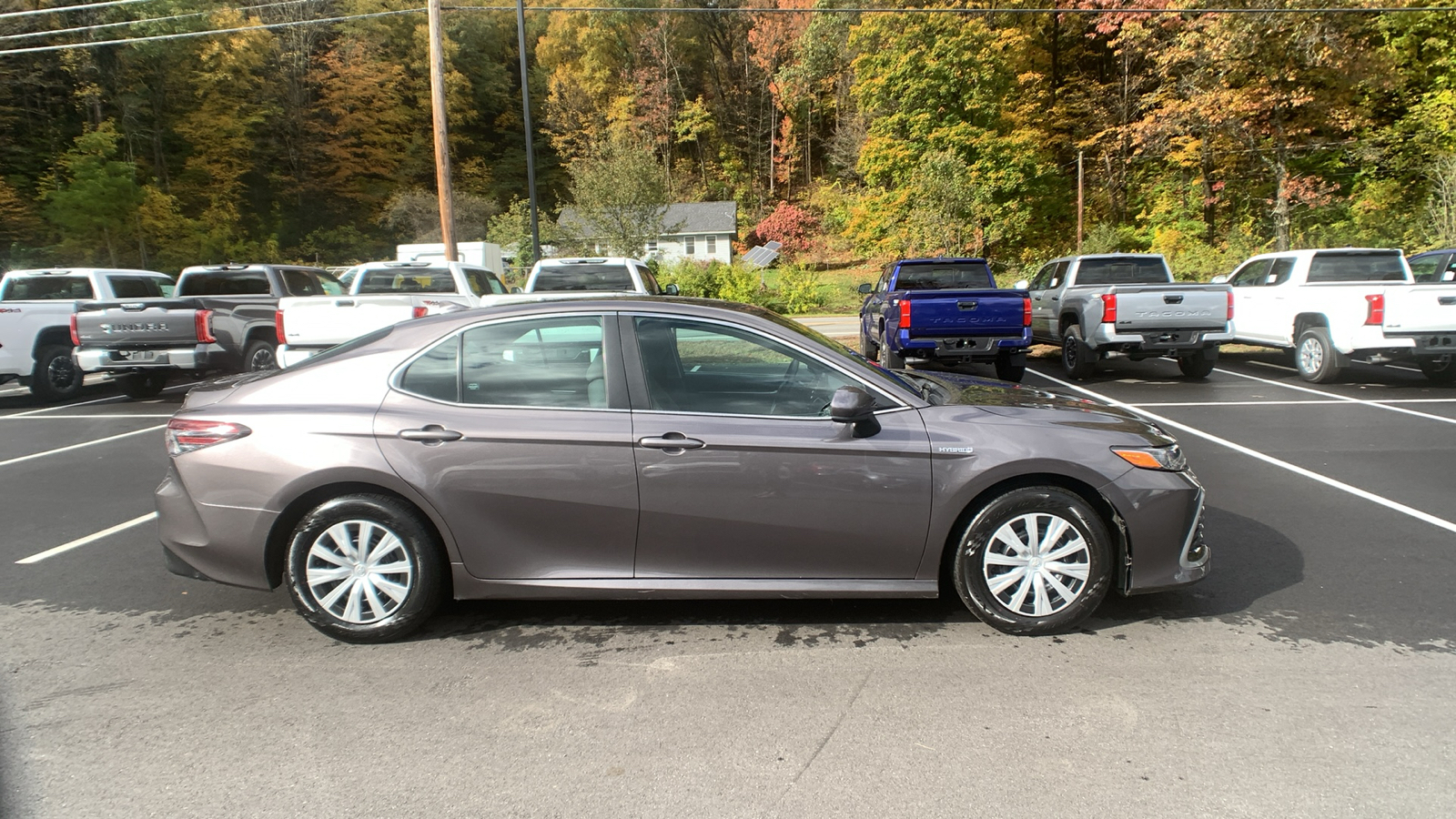 2021 Toyota Camry Hybrid LE 2