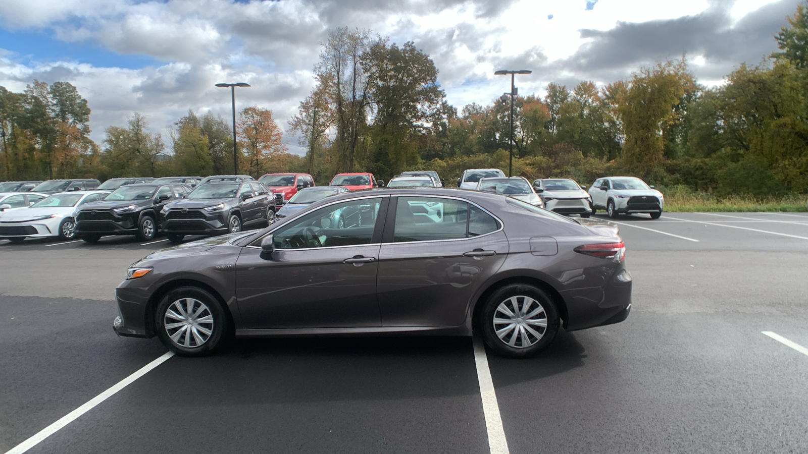 2021 Toyota Camry Hybrid LE 6