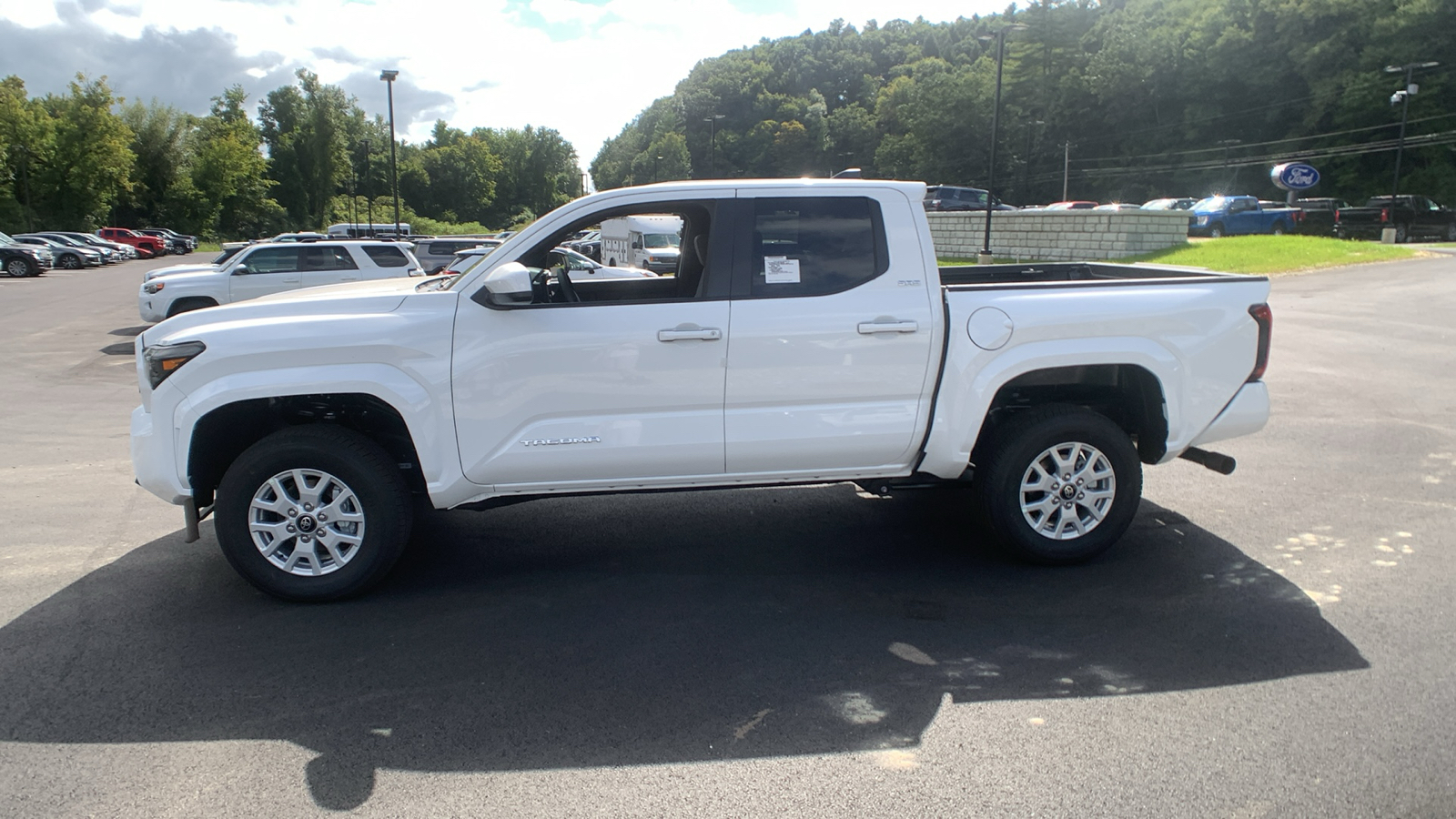 2024 Toyota Tacoma 4WD SR5 6