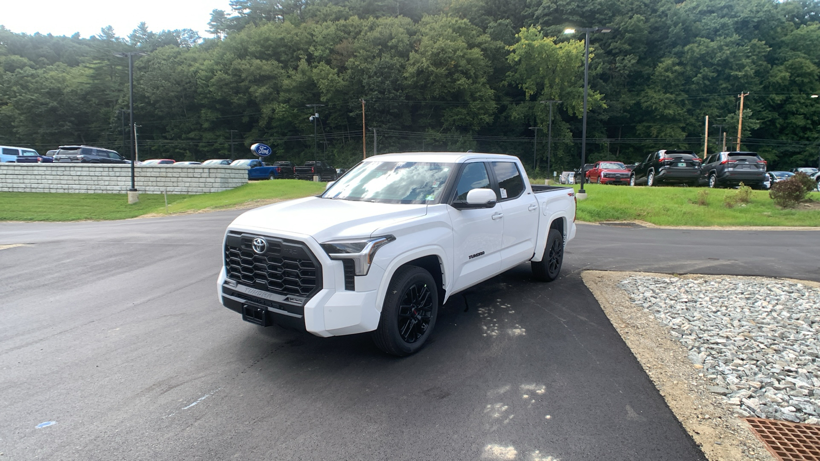 2024 Toyota Tundra 4WD SR5 7