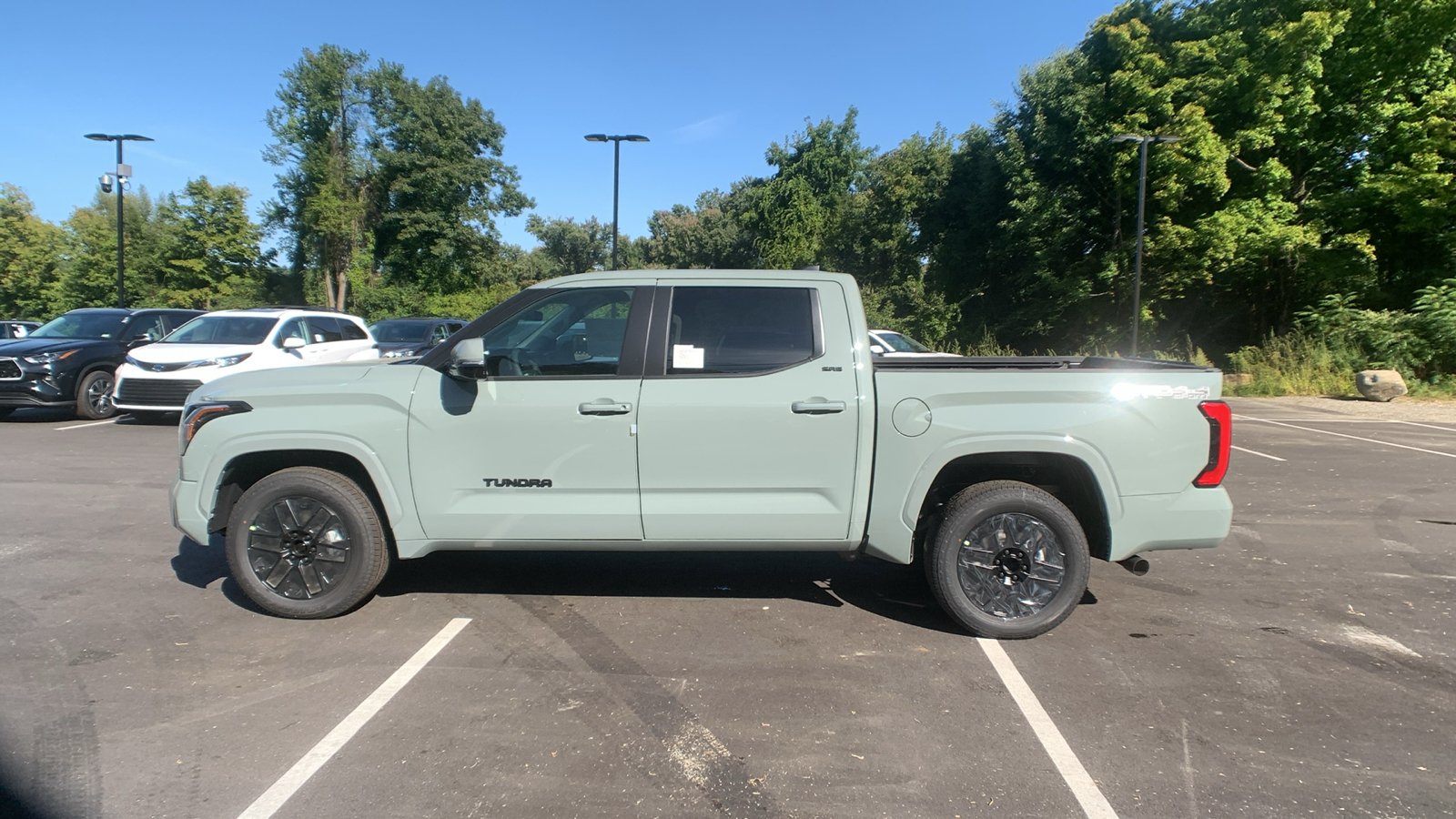 2024 Toyota Tundra 4WD SR5 7