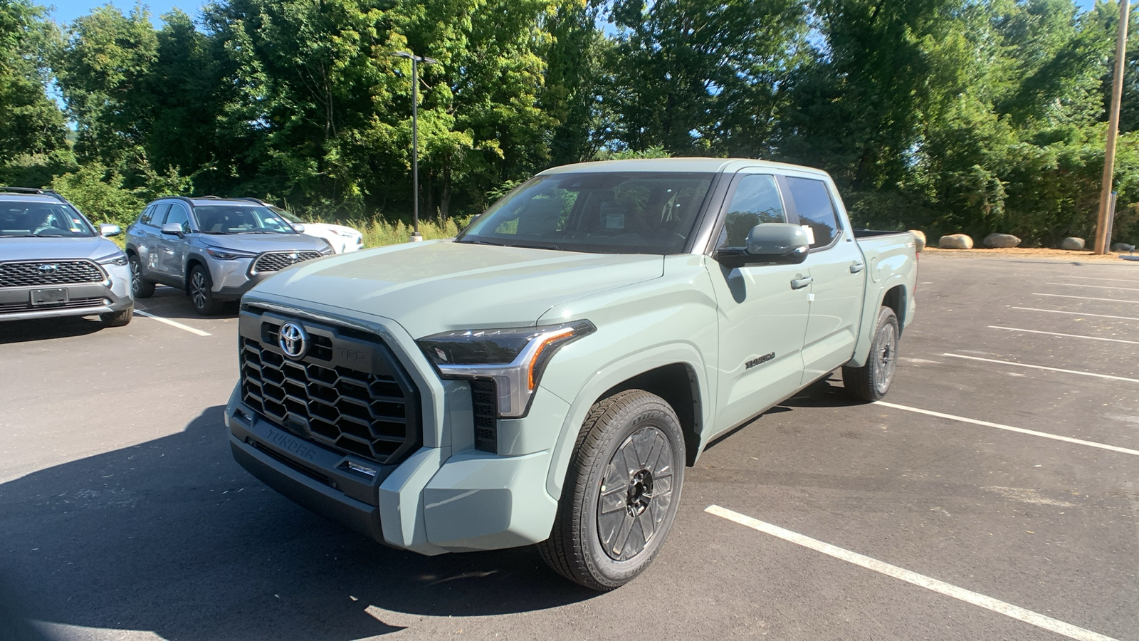 2024 Toyota Tundra 4WD SR5 8