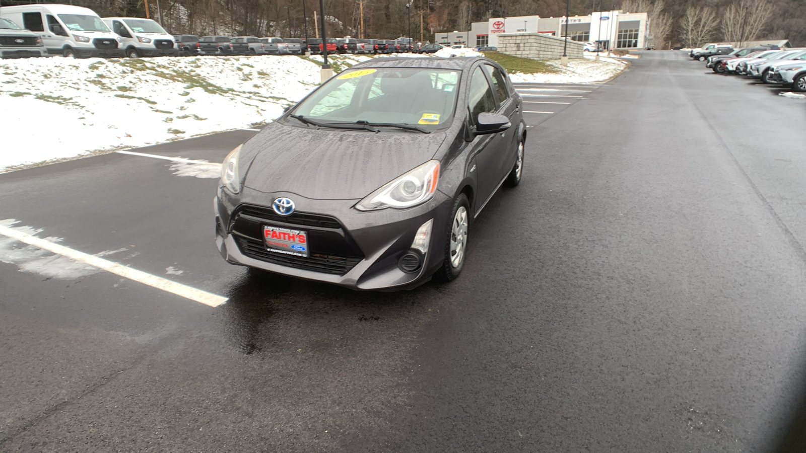 2015 Toyota Prius c Four 7