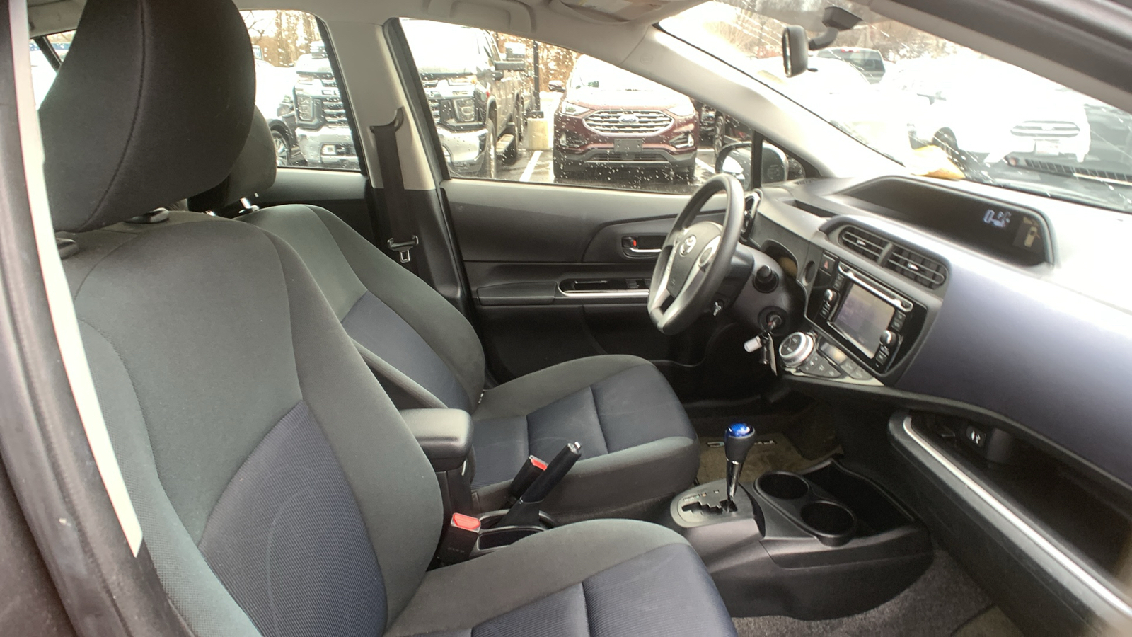 2015 Toyota Prius c Four 11