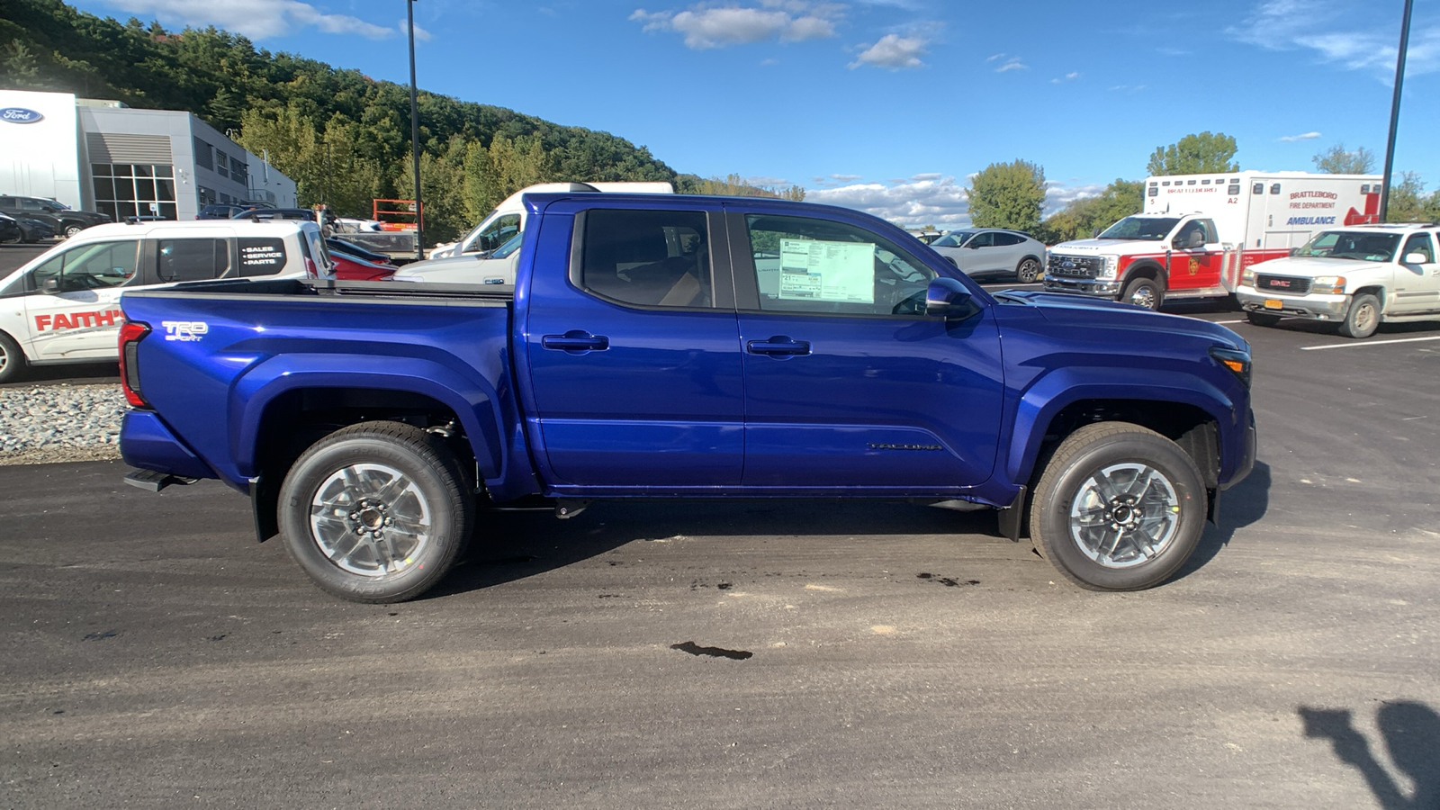 2024 Toyota Tacoma 4WD TRD Sport 2