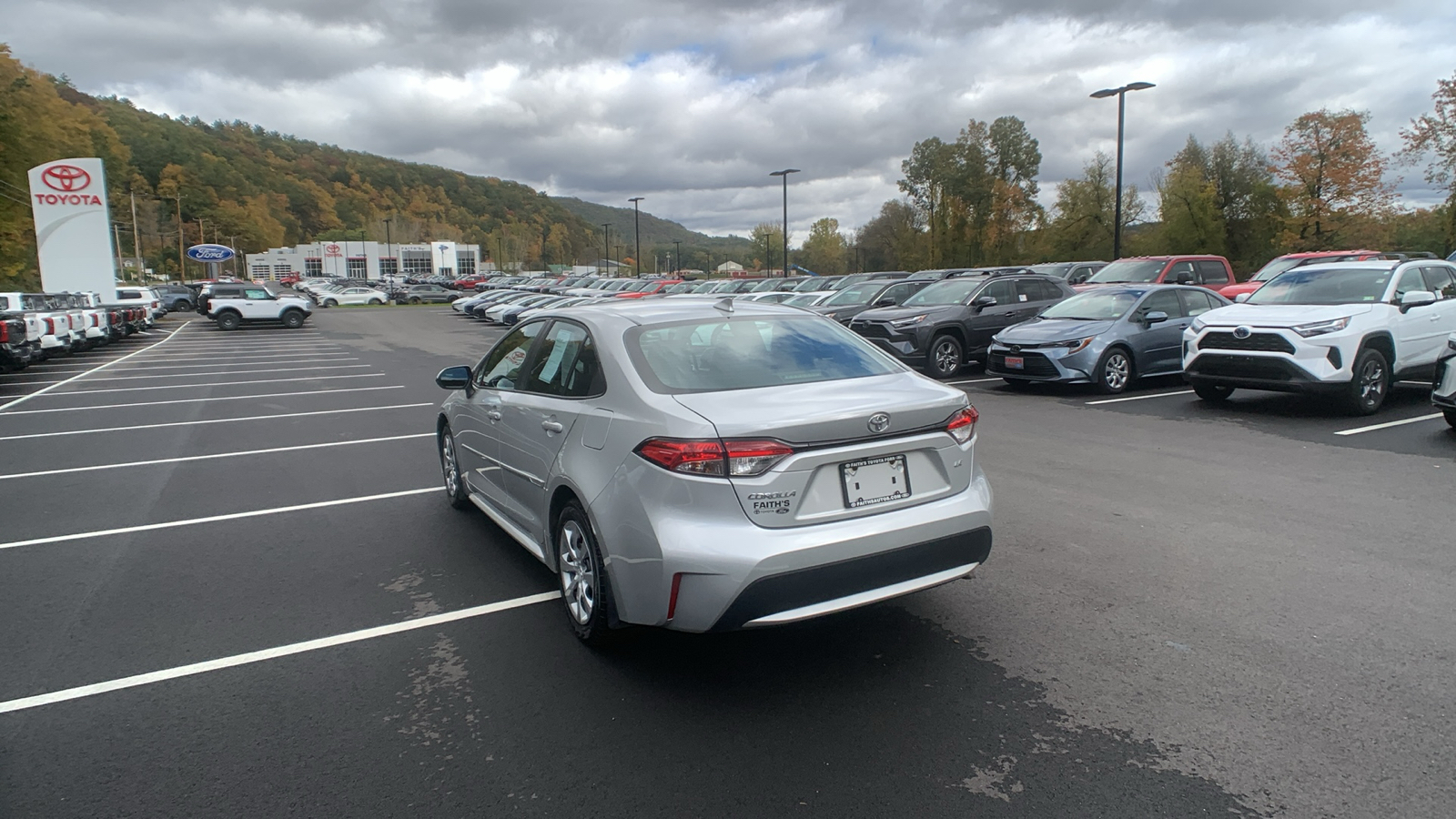 2022 Toyota Corolla LE 5