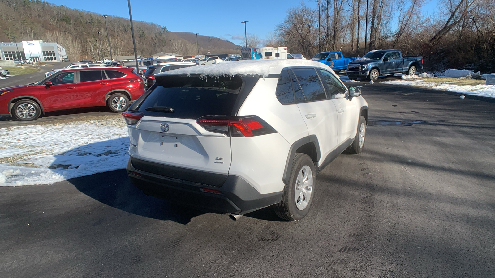 2023 Toyota RAV4 LE 3