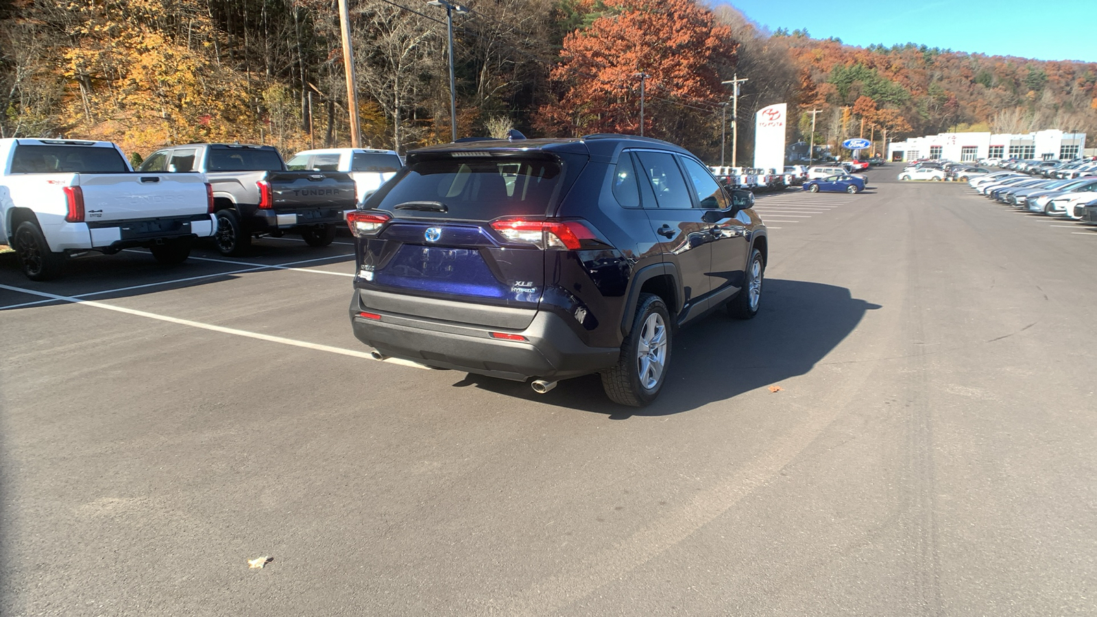 2020 Toyota RAV4 Hybrid XLE 3