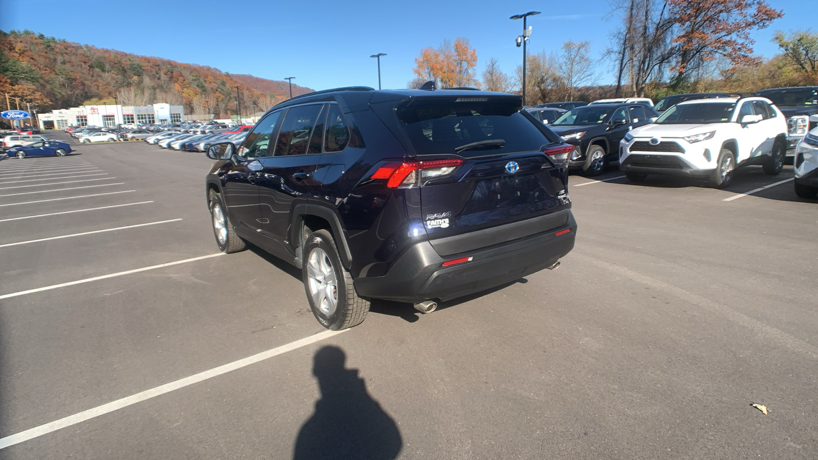 2020 Toyota RAV4 Hybrid XLE 5