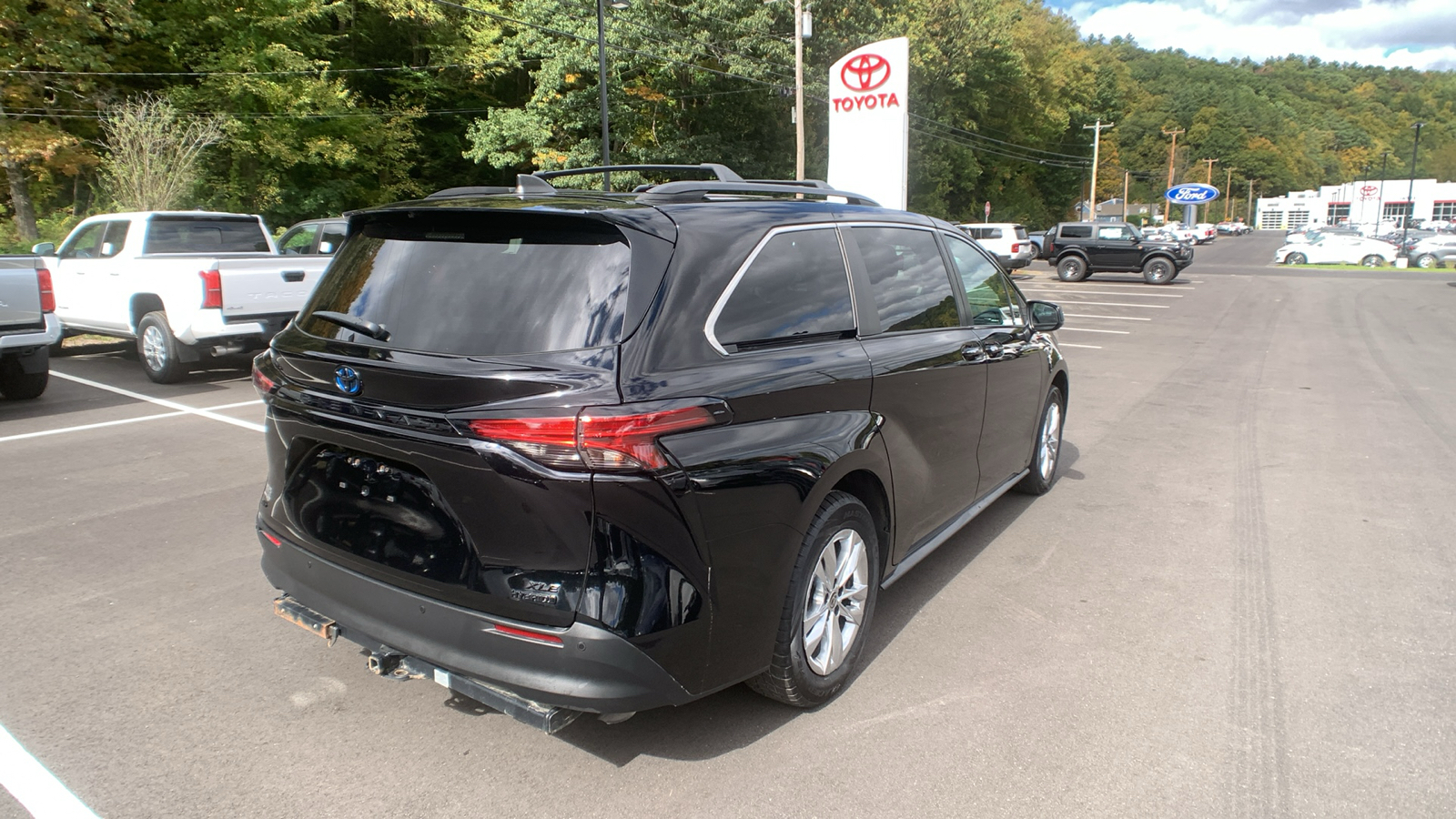 2022 Toyota Sienna XLE Woodland Edition 3