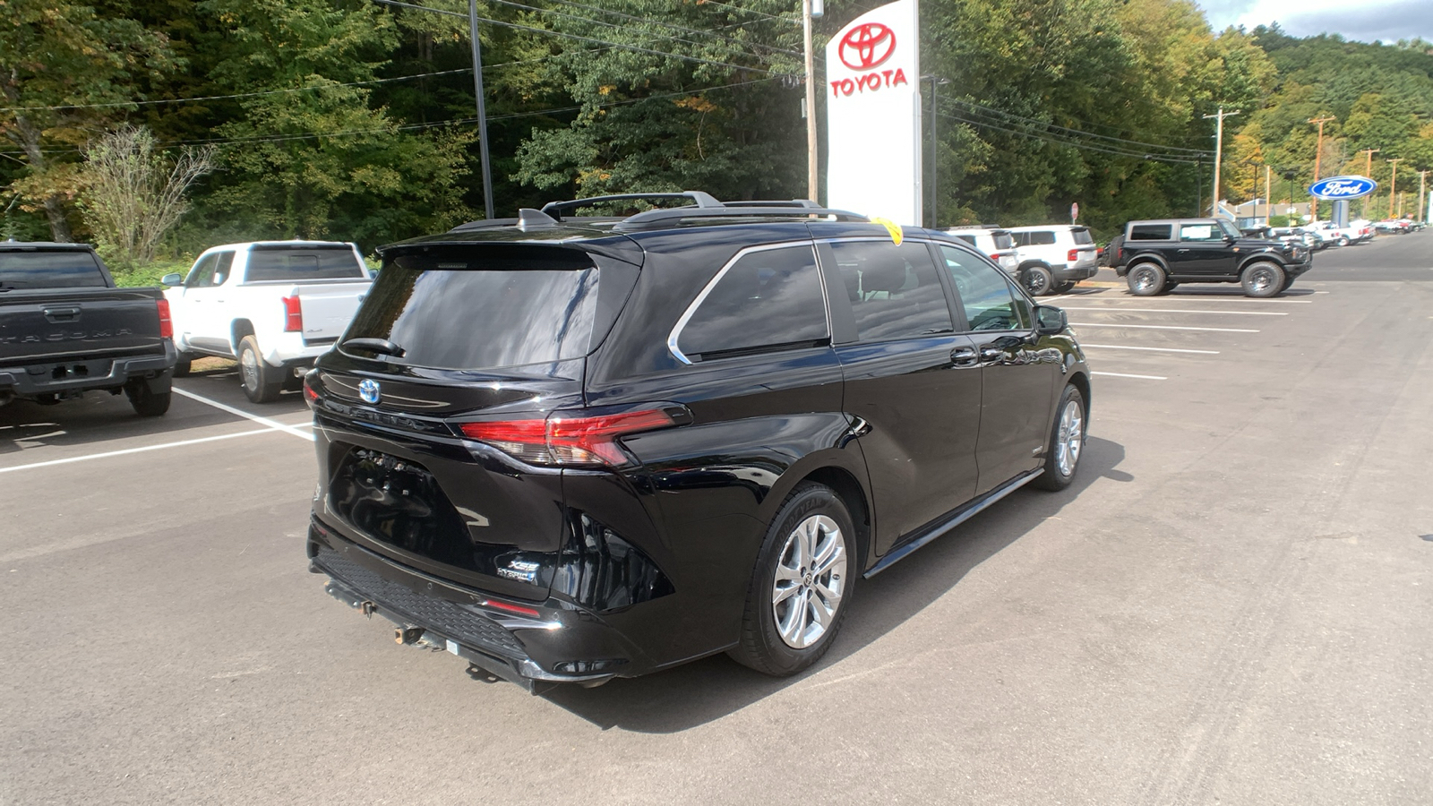 2021 Toyota Sienna XSE 3