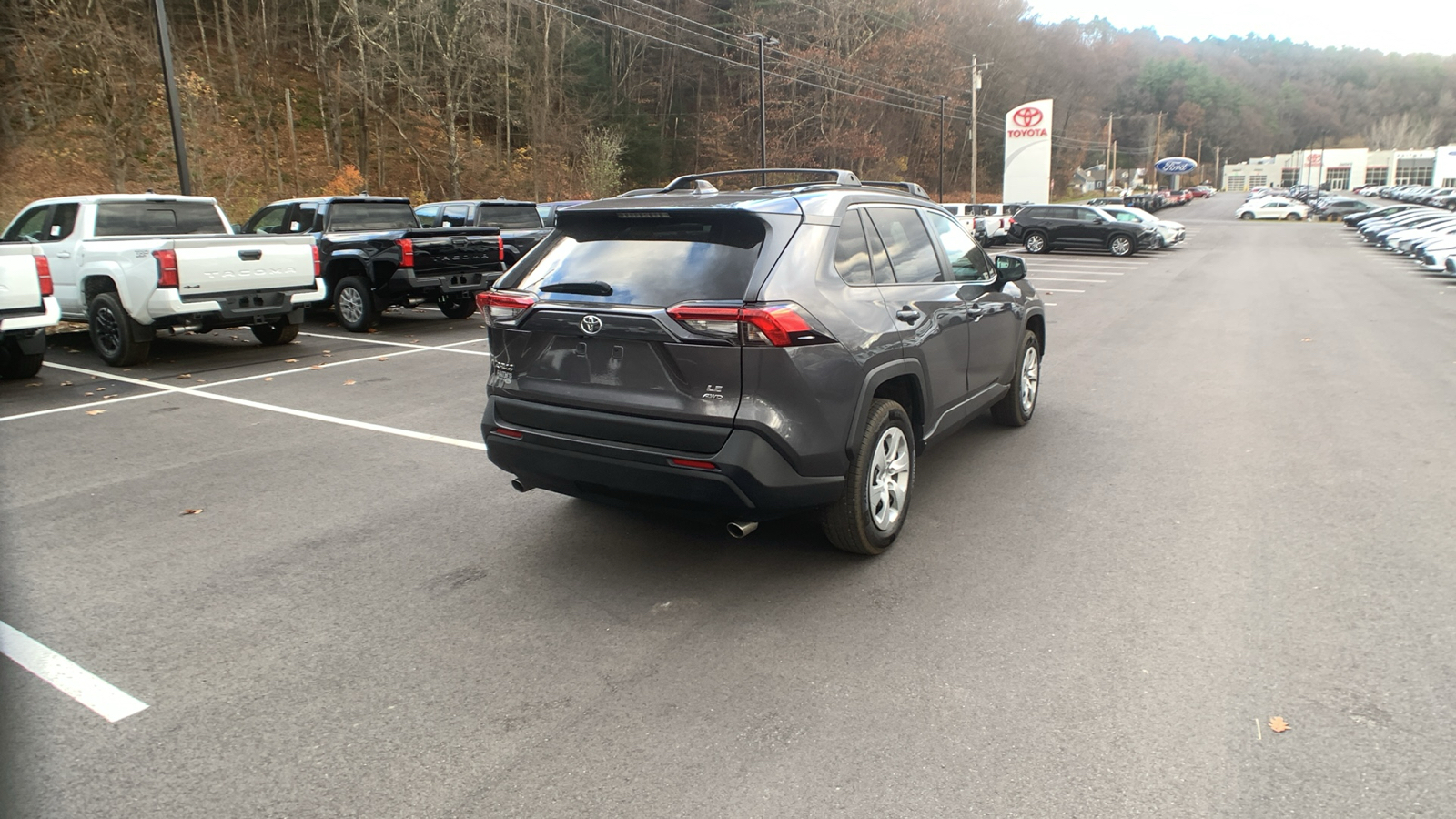 2021 Toyota RAV4 LE 3