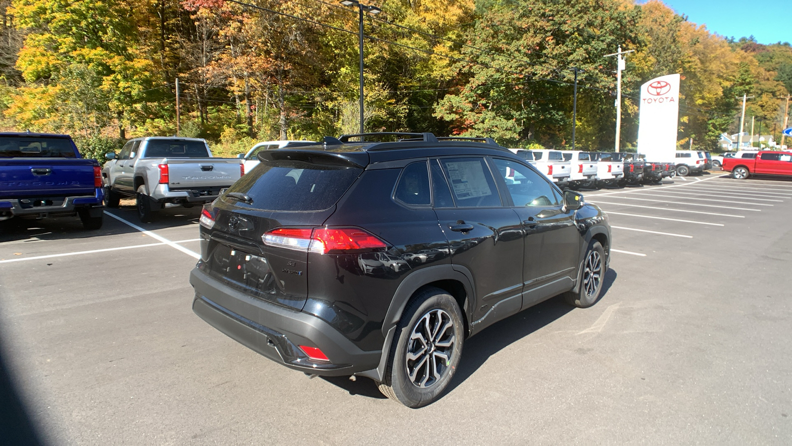 2024 Toyota Corolla Cross Hybrid SE 3