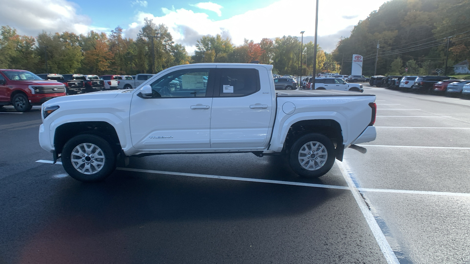 2024 Toyota Tacoma 4WD SR5 6