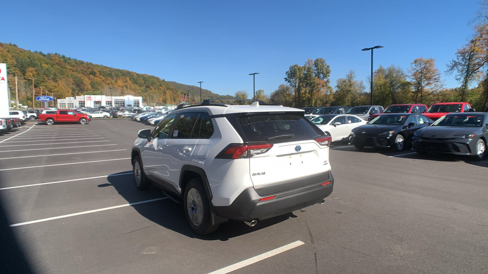 2024 Toyota RAV4 Hybrid XLE 5