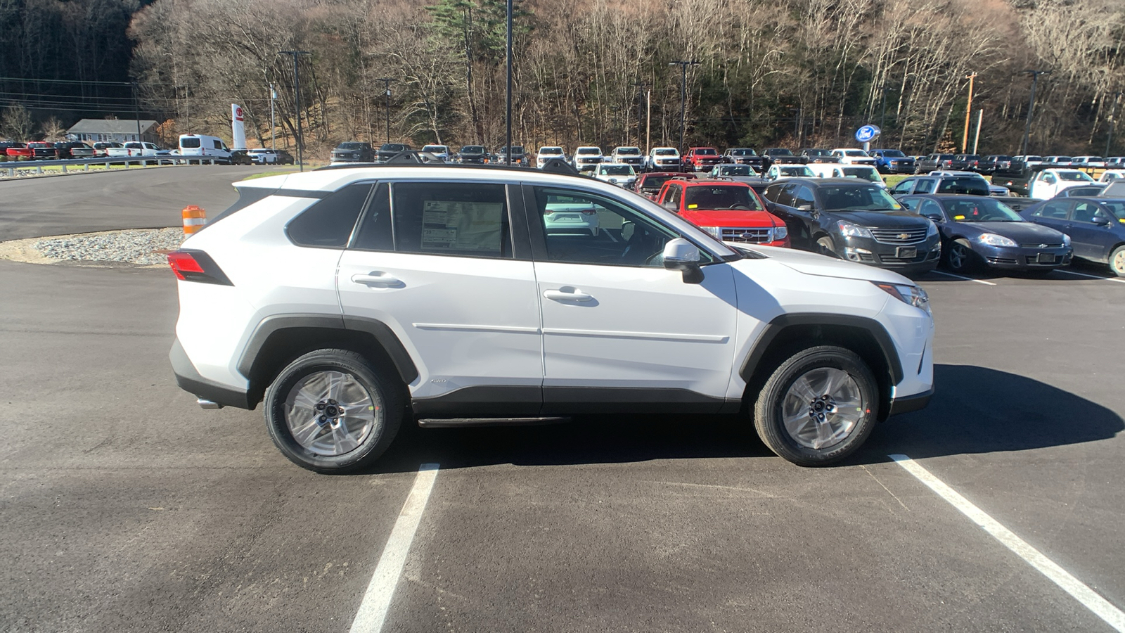 2024 Toyota RAV4 Hybrid XLE 2